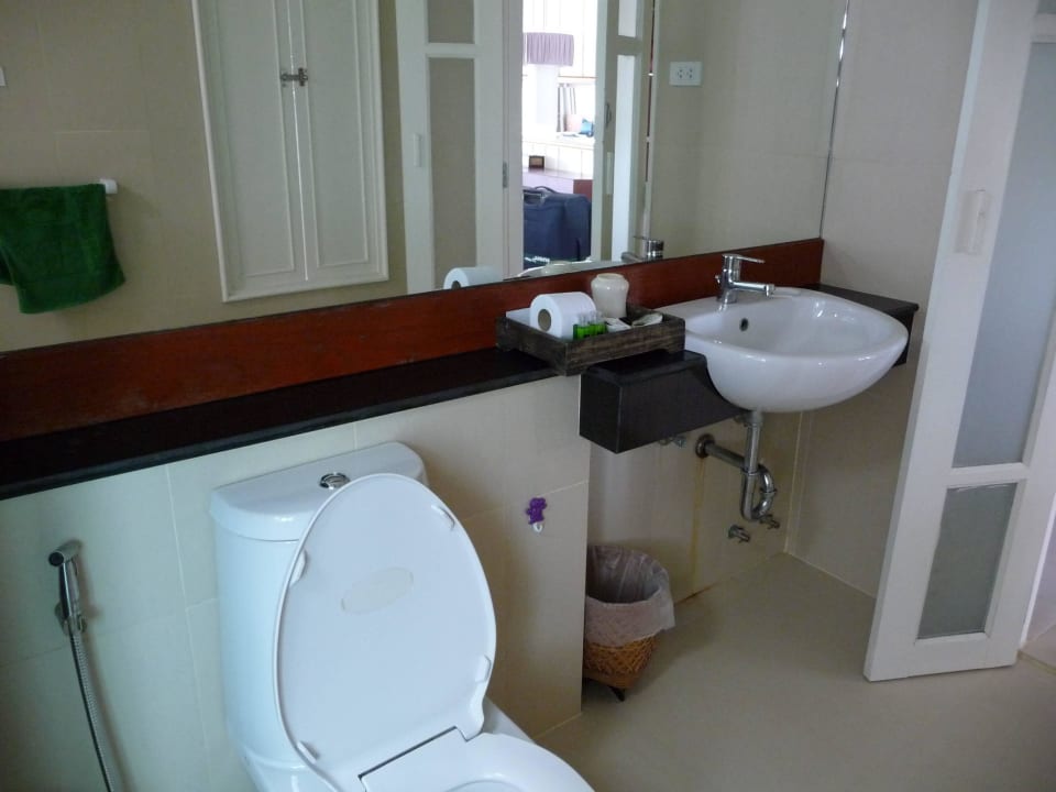 Das Bad Hotel Nakara Long Beach Resort