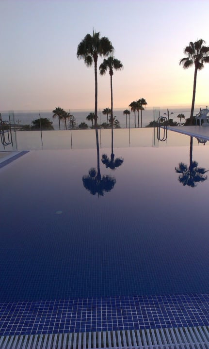 Infinity-Pool Hovima Costa Adeje - For Cool Adults