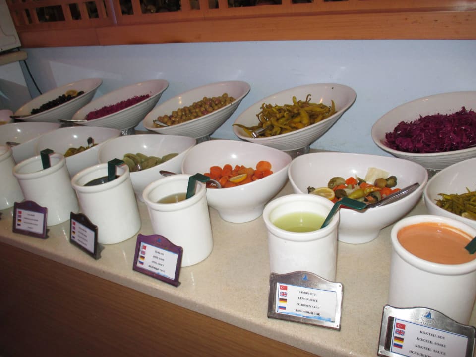 Antipasti und Dressingbar Side Breeze Hotel