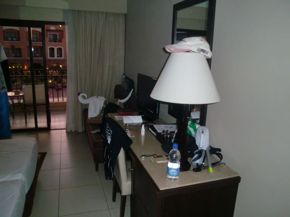 Schrank mit Flach-TV Jaz Dar EL Madina