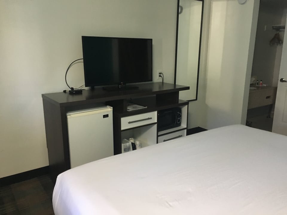 Zimmer Howard Johnson Inn San Diego Hotel Circle - Sea World Area