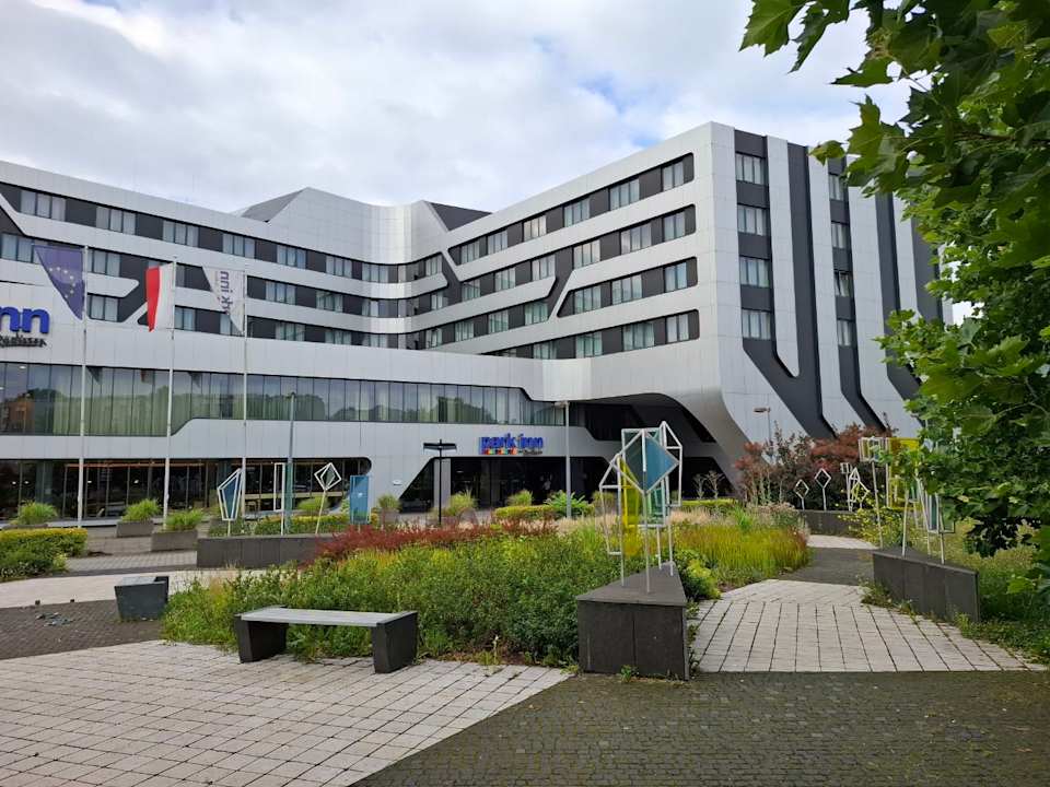 Außenansicht Park Inn by Radisson Krakow Hotel