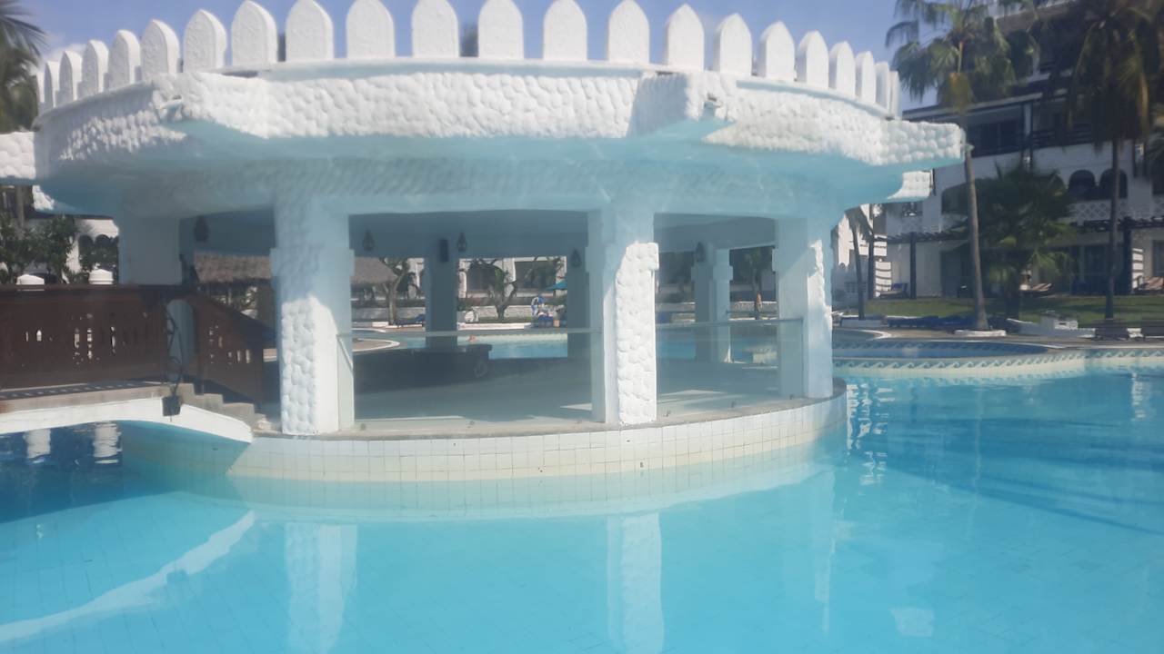 Pool Hotel Southern Palms Beach Resort