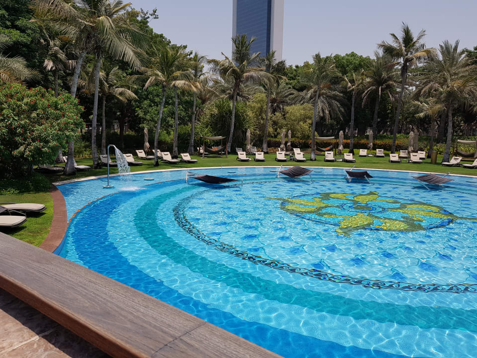 Pool Emirates Palace Mandarin Oriental