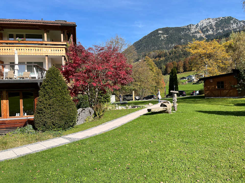 Außenansicht Alm- & Wellnesshotel Alpenhof