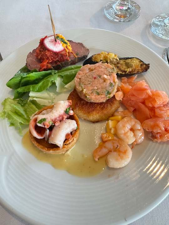 Gastro ROBINSON PAMFILYA