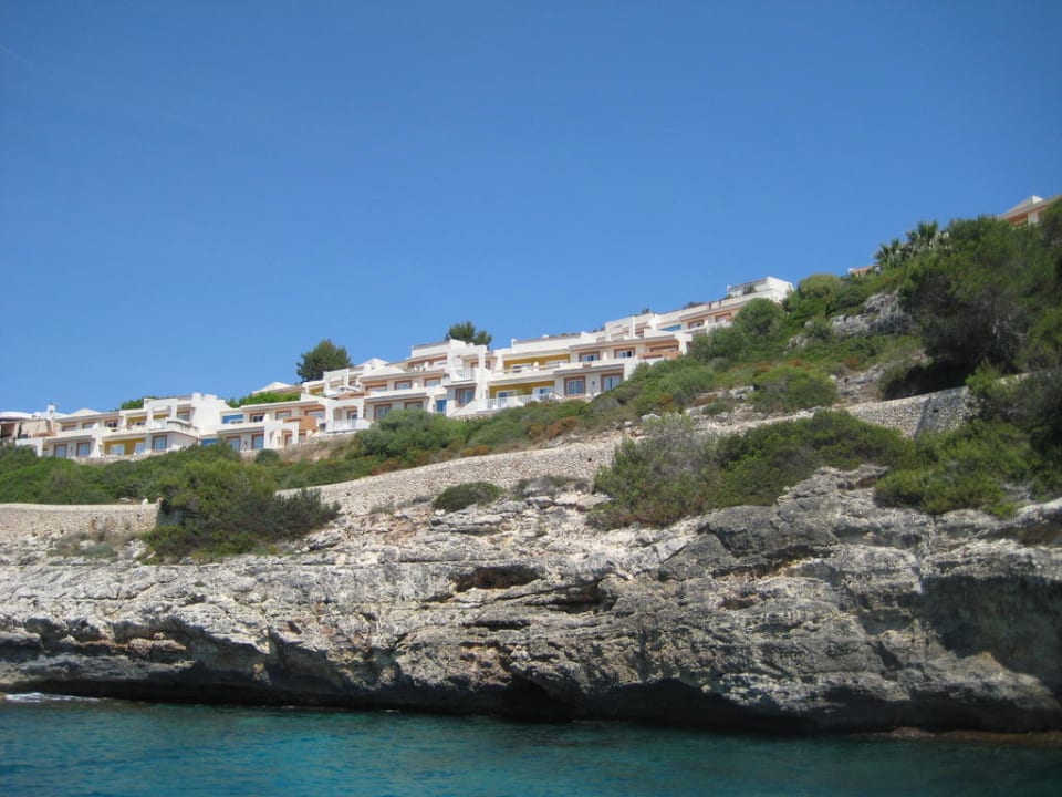 Hotel von der Bucht aus gesehen blau punta reina