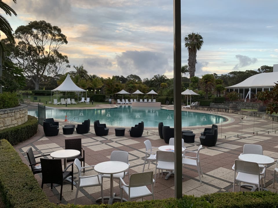 Pool Joondalup Resort