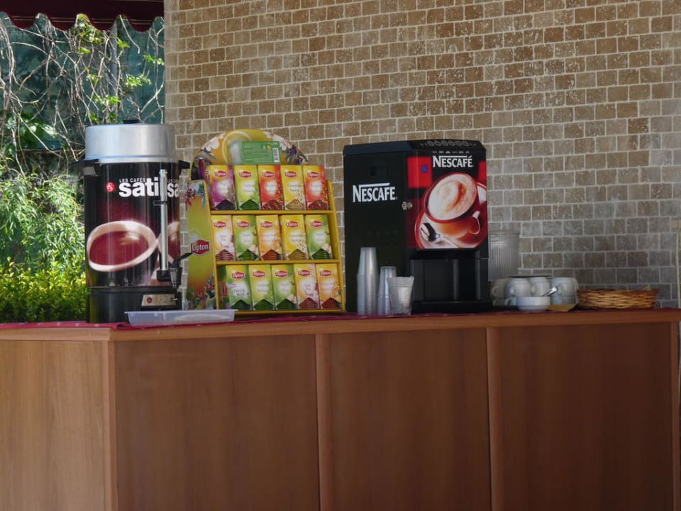 Kaffeebar neben der Blue'Bar Hotel Royal Garden Beach