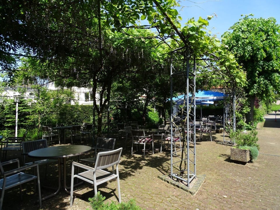 Biergarten Landgasthof Heeßer Krug