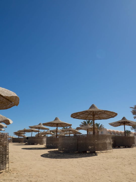 Viel Platz am Strand Three Corners Sea Beach Resort