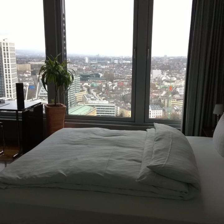 Zimmer mit Aussicht INNSIDE by Meliá Frankfurt Eurotheum