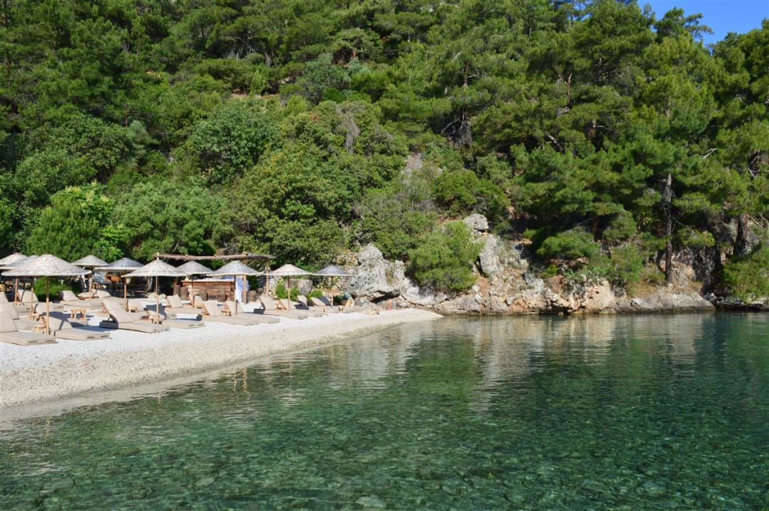 Strand Hillside Beach Club