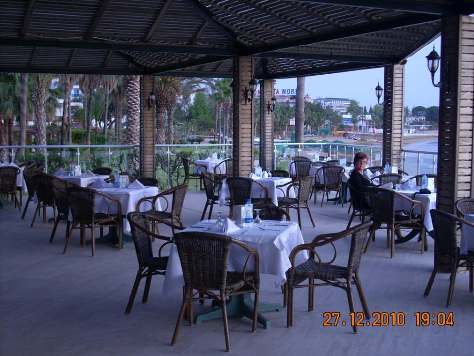 Restaurantterrasse Aska Hotel Just in Beach