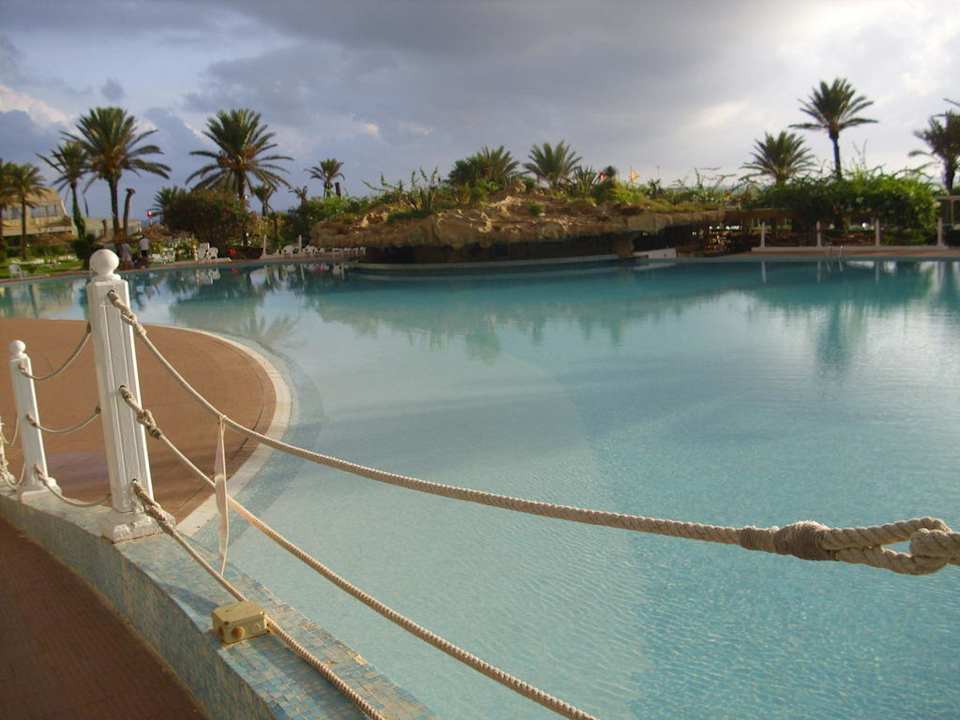Pool mit Poolbar Mahdia Beach & Aquapark