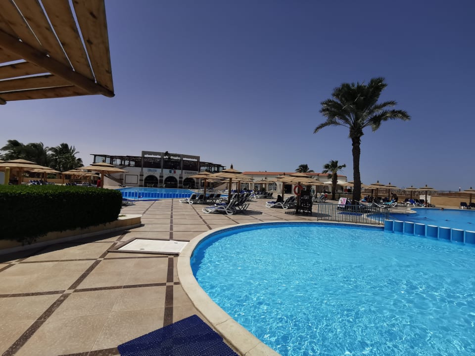 Pool Aladdin Beach Resort