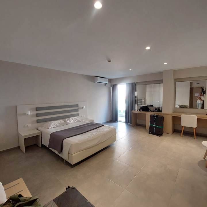 Zimmer CNic Gemini Hotel