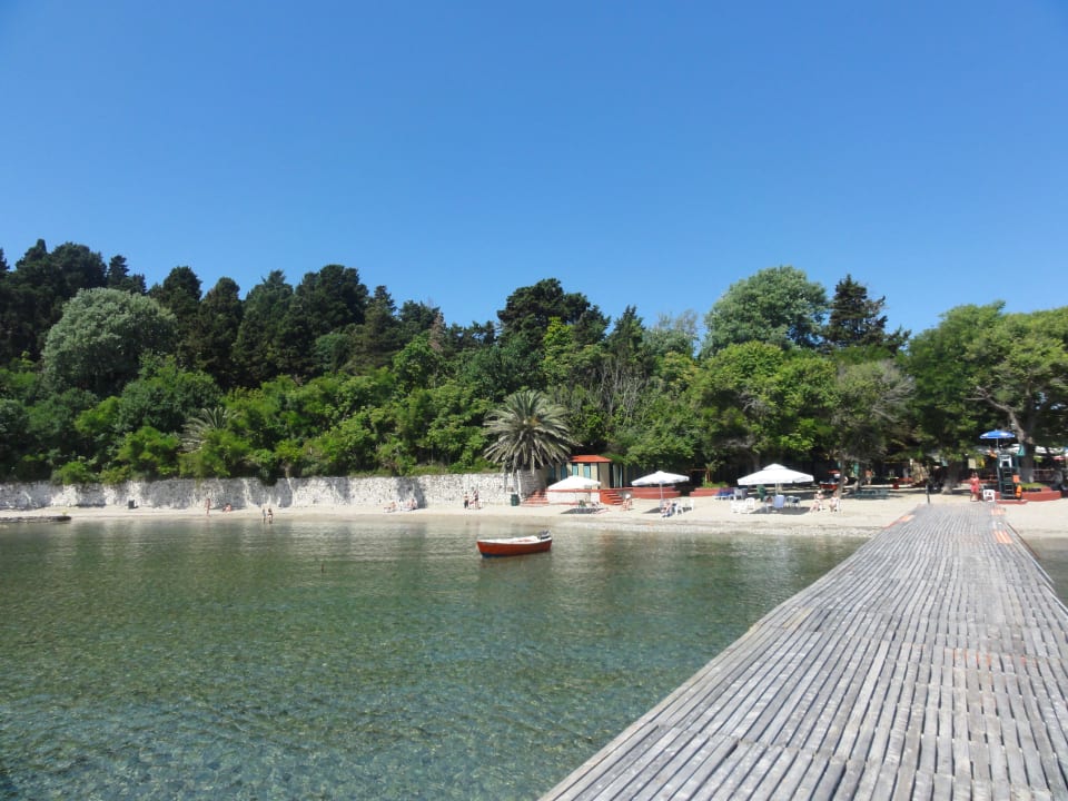 Blick zum Badestrand Mon Repos Palace - Adults only