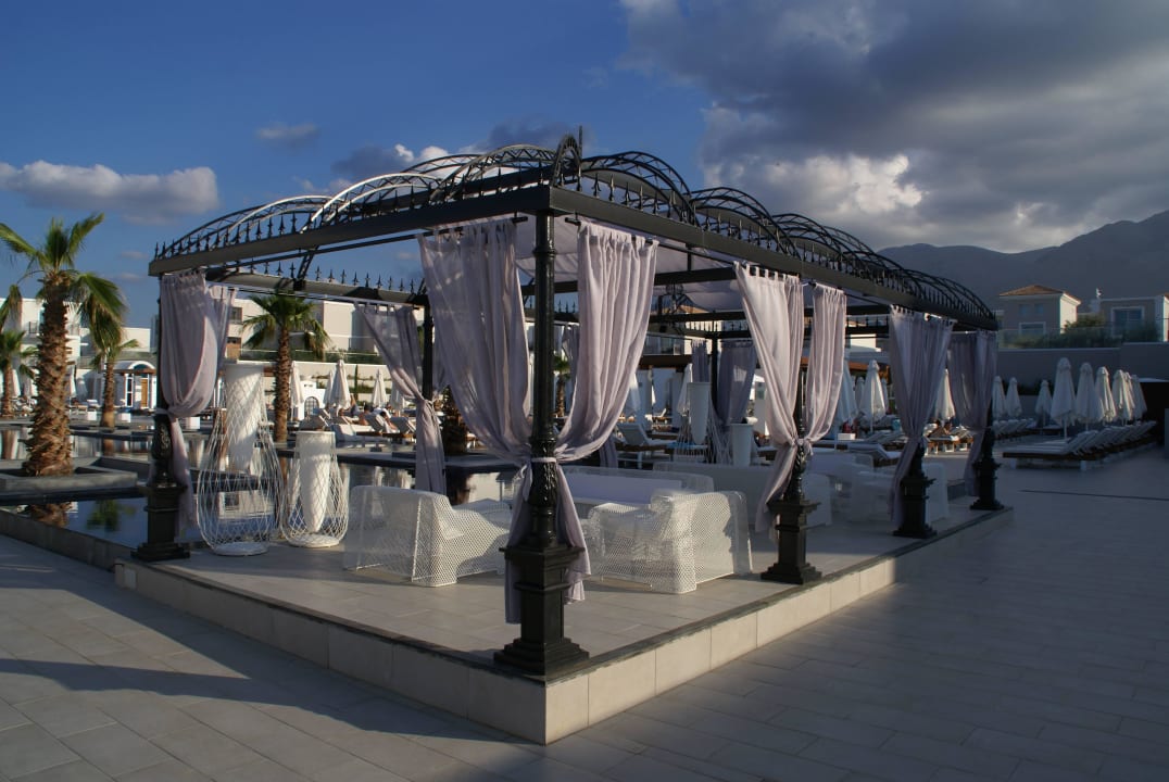 Pool- Aufenthaltsbereich Anemos Luxury Grand Resort