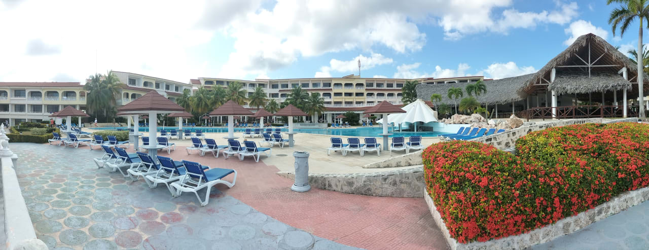 Pool Sol Rio De Luna y Mares