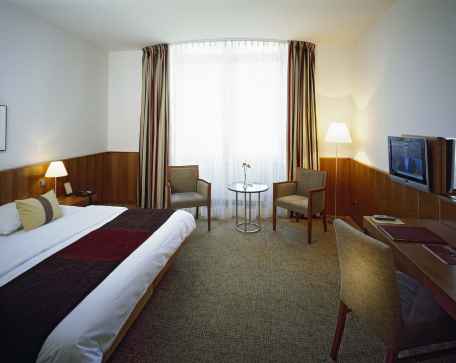 Guest Room K+K Palais Hotel