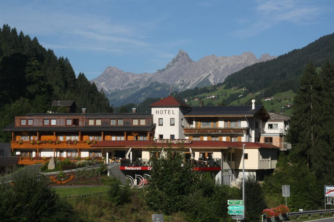Blick vom Hotel gegenüber Hotel Bergkristall Montafon