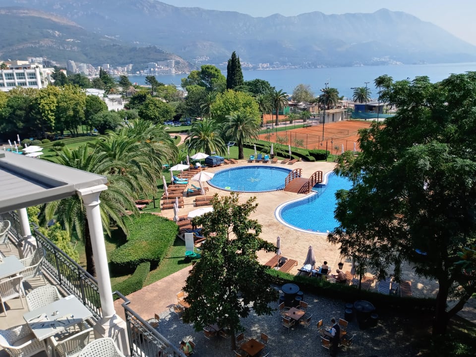 Pool Iberostar Waves Bellevue