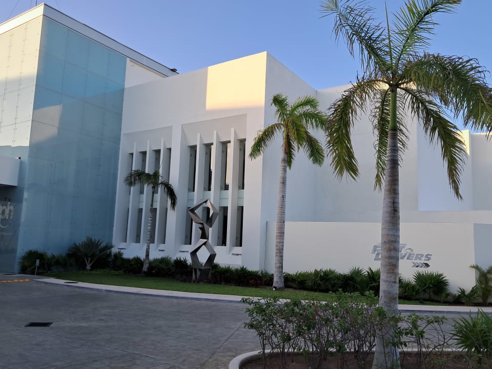 Außenansicht Planet Hollywood Cancun Adult Scene by Royalton, An Autograph Collection All-Inclusive Resort - Adults Only