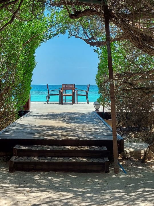 Strand Embudu Village