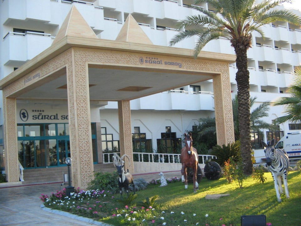 Eingang vom Hotel Süral Saray Hotel
