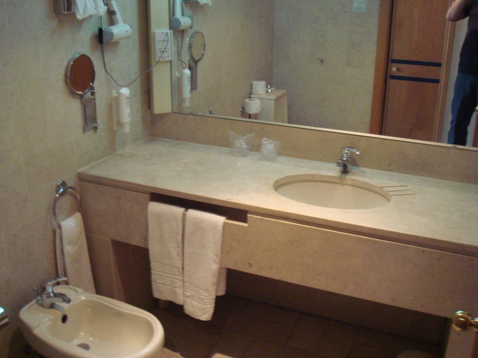 Badezimmer Hotel Black Tulip