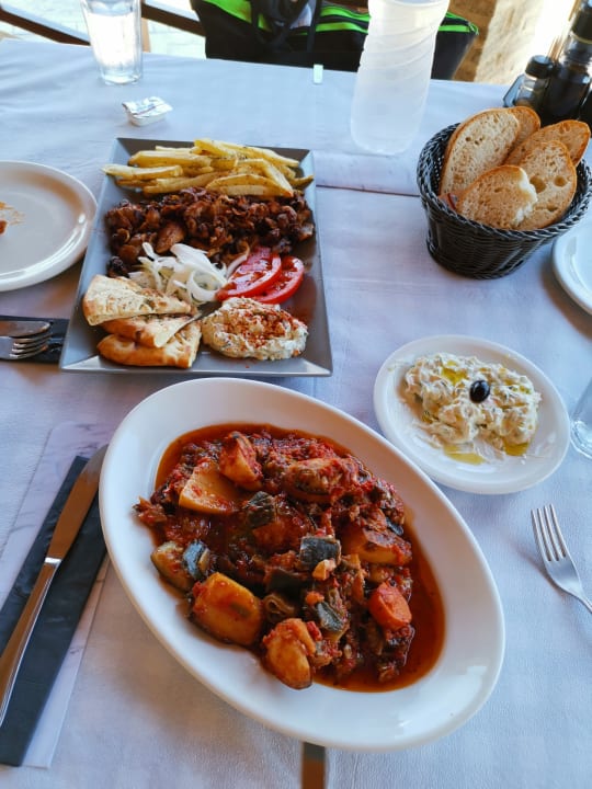 Gastro Hotel Plaka Beach