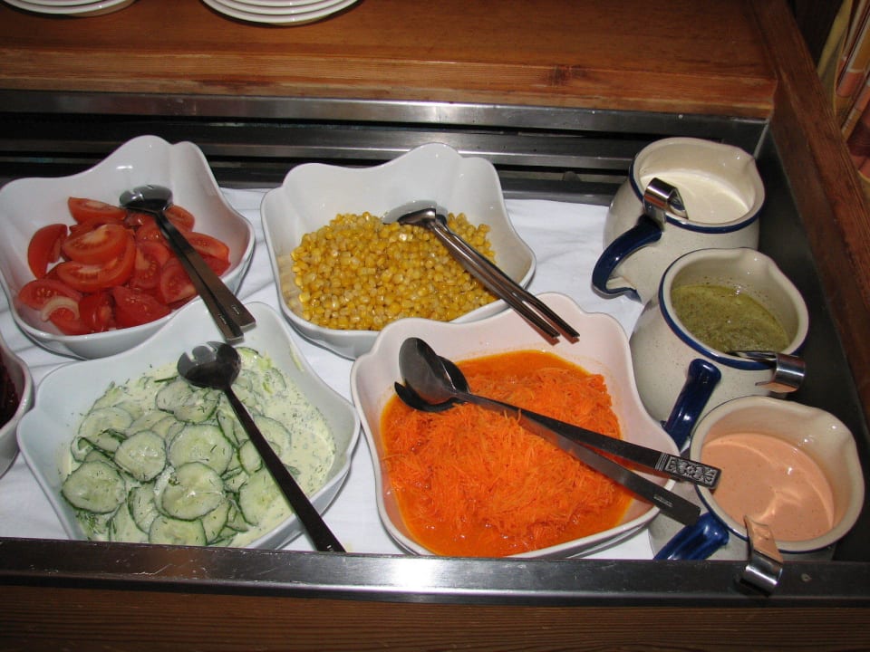 Blick auf`s Salatbuffet Hotel Rösslhof