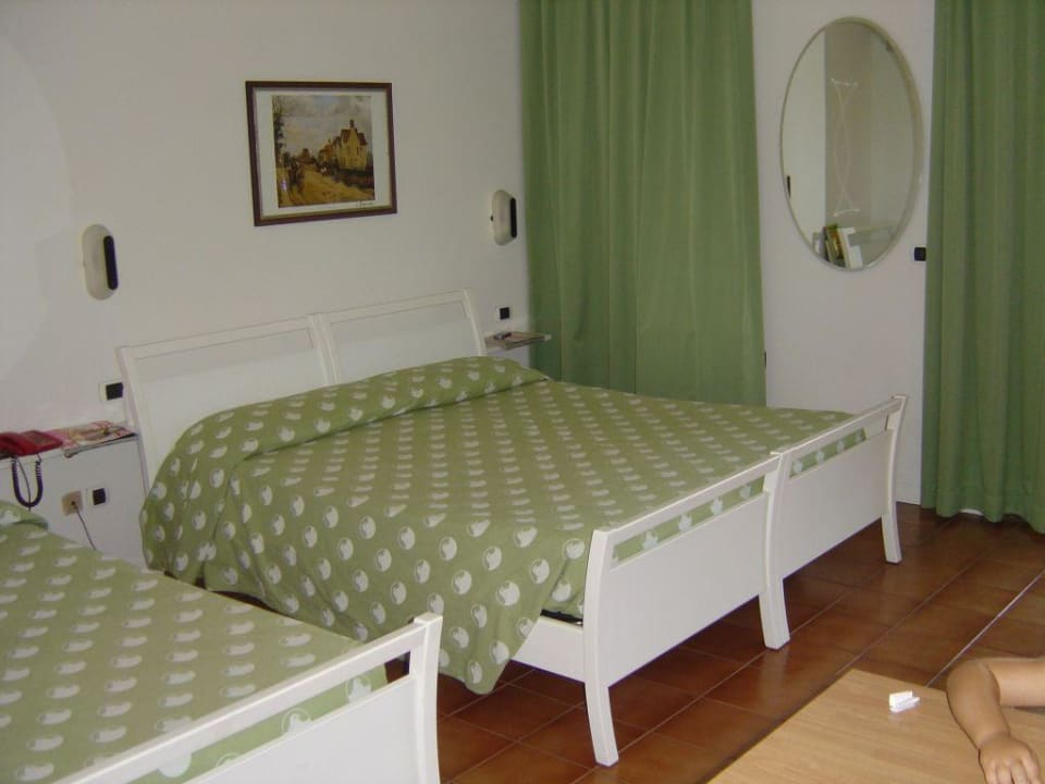 Apartment Zimmer (3 Bett) Hotel Falcone