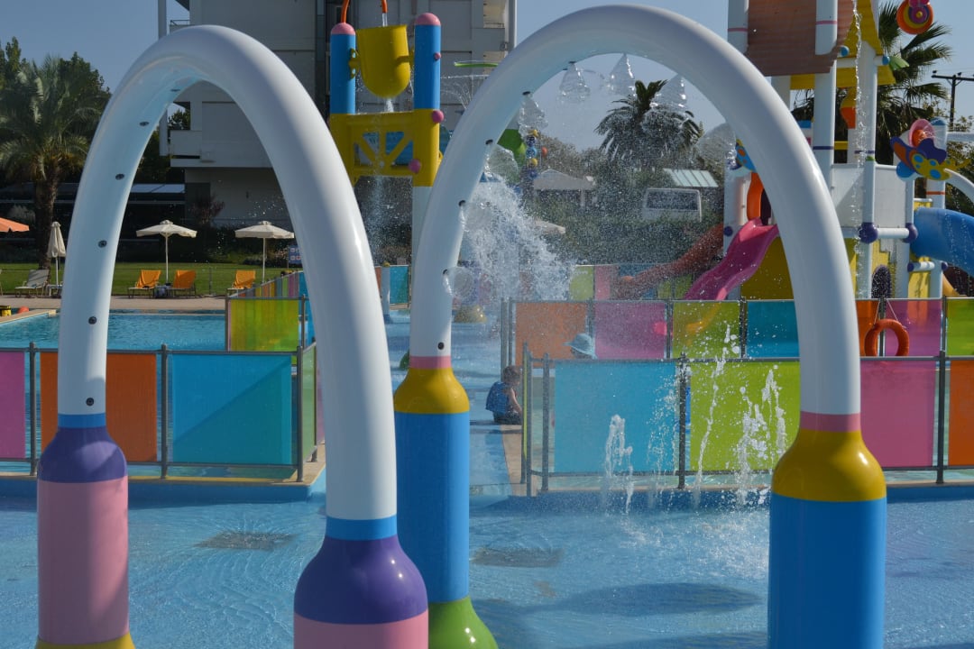 Pool Cronwell Platamon Resort