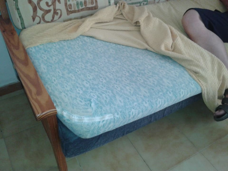 Couch im Wohnraum FLOR los Almendros Apartamentos