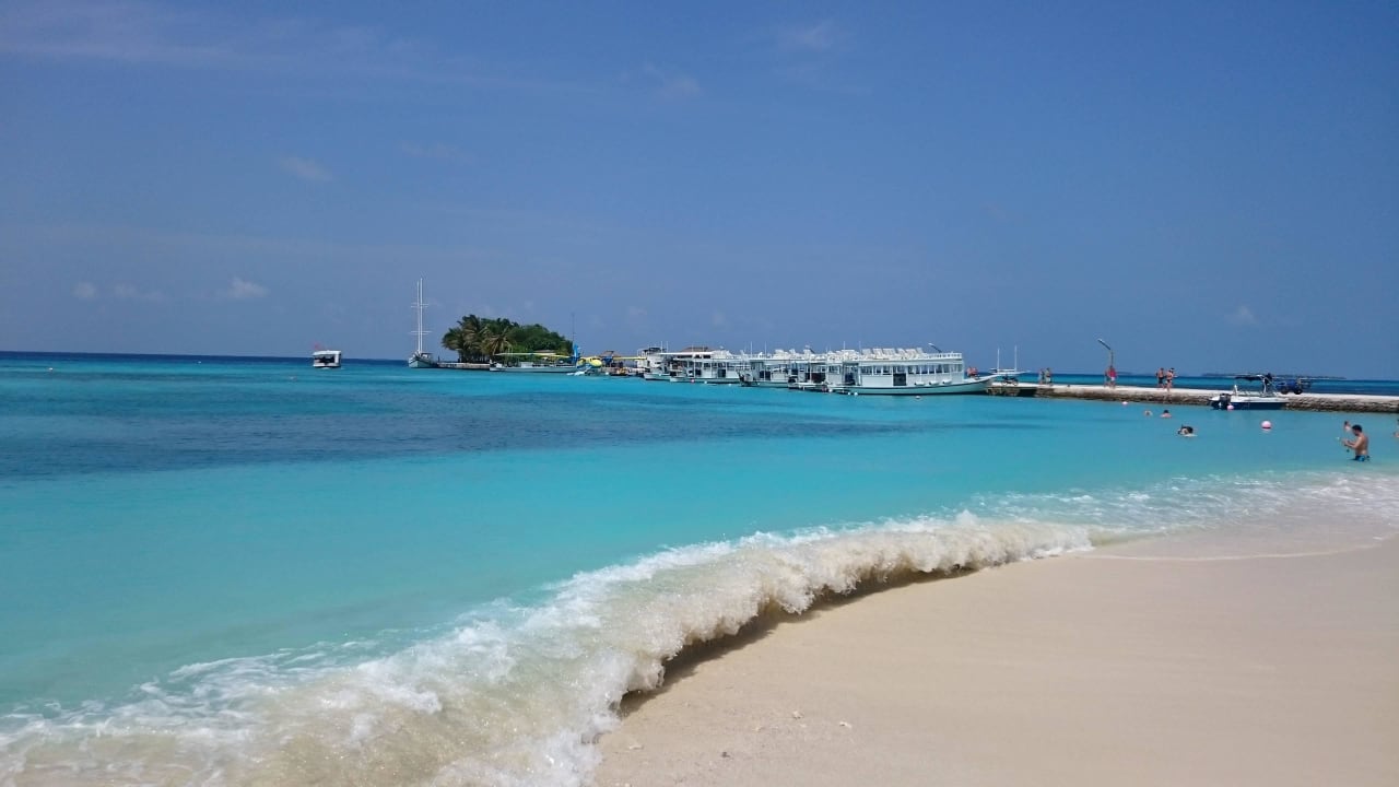 Blick zum Steg Kuredu Island Resort & Spa