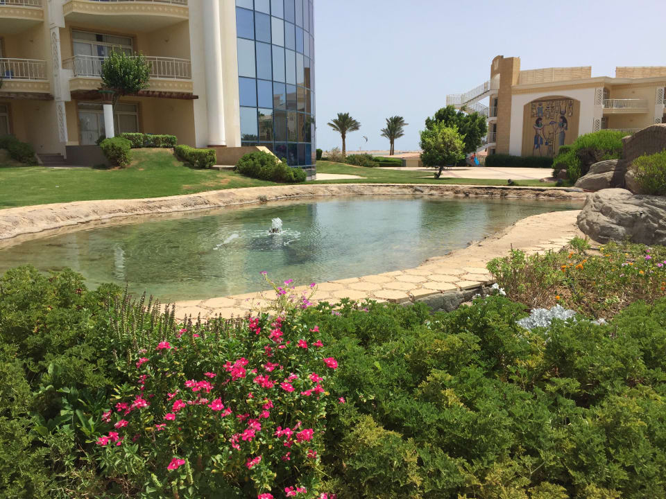 Gartenanlage Palm Royale Resort - Soma Bay