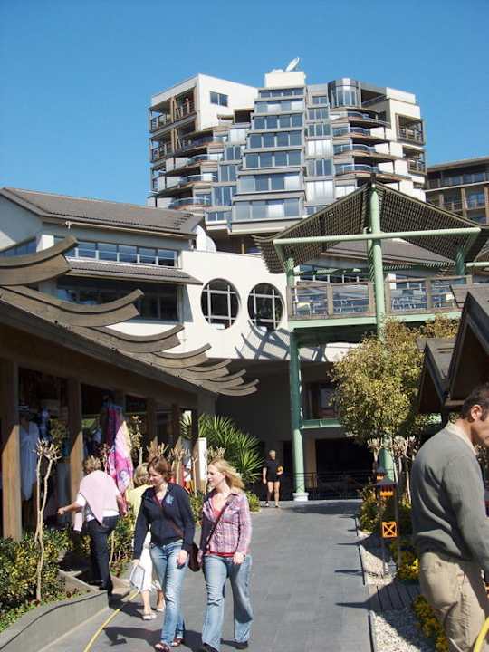 Blick auf das Hotel vom Garten aus Limak Lara Deluxe Hotel & Resort