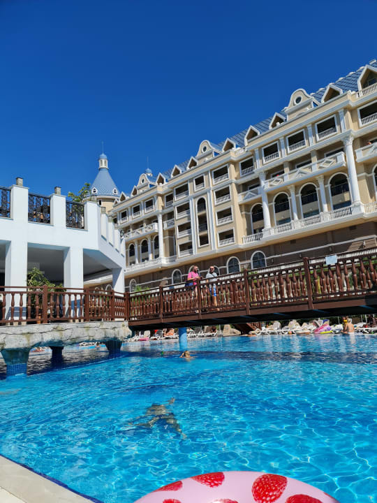 Pool Haydarpasha Palace