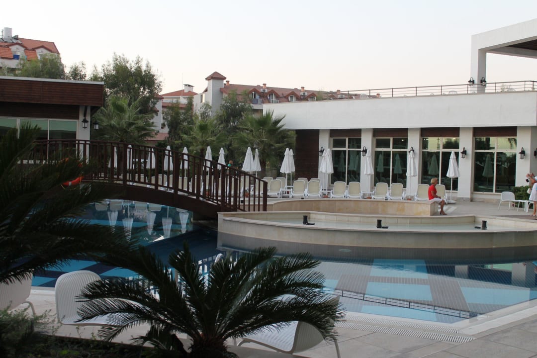 Blick vom Romantika Sunis Evren Beach Resort Hotel & Spa