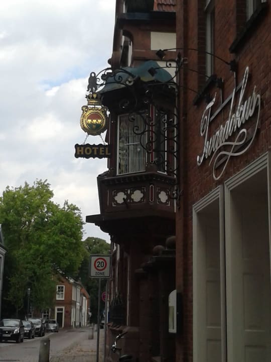 Von der Seite Hotel Twardokus