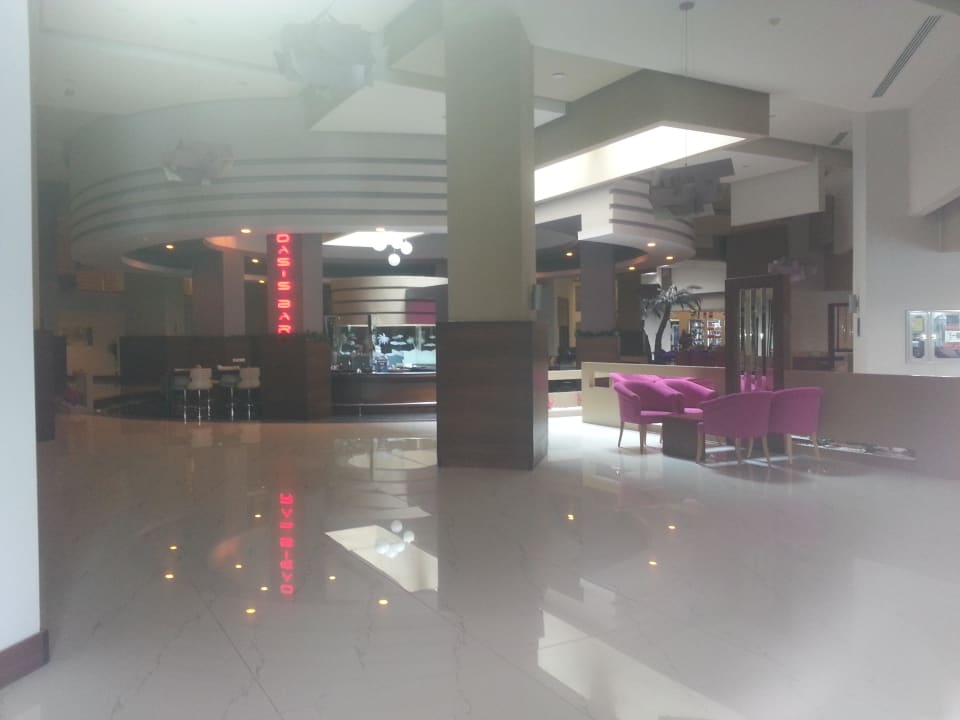 Oasisbar Limak Lara Deluxe Hotel & Resort