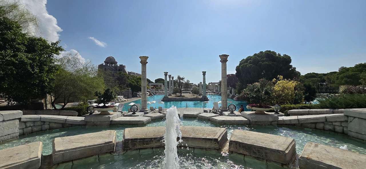 Pool Xanadu Resort Hotel