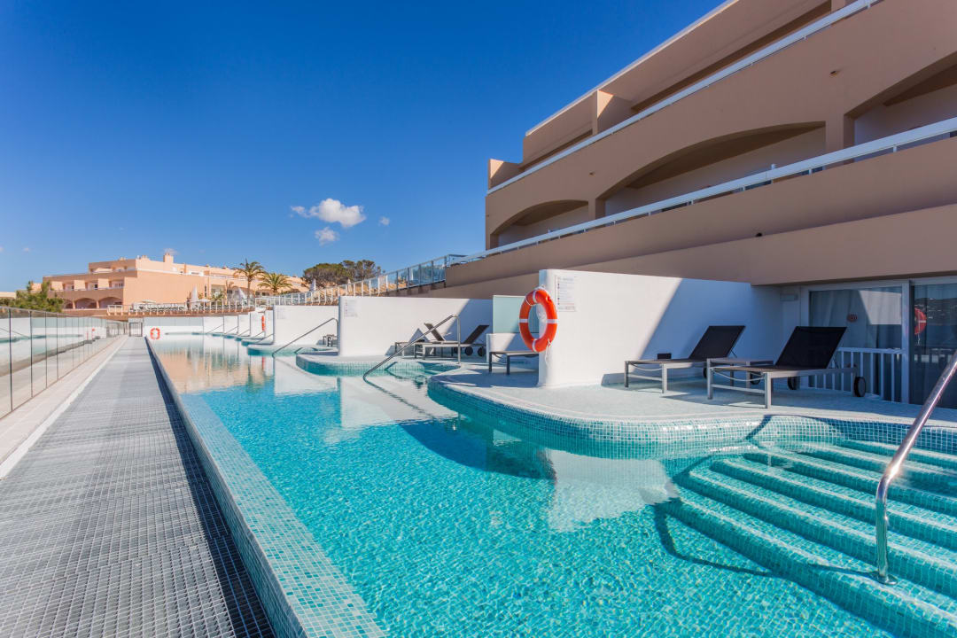 Zimmer Sirenis Seaview Country Club