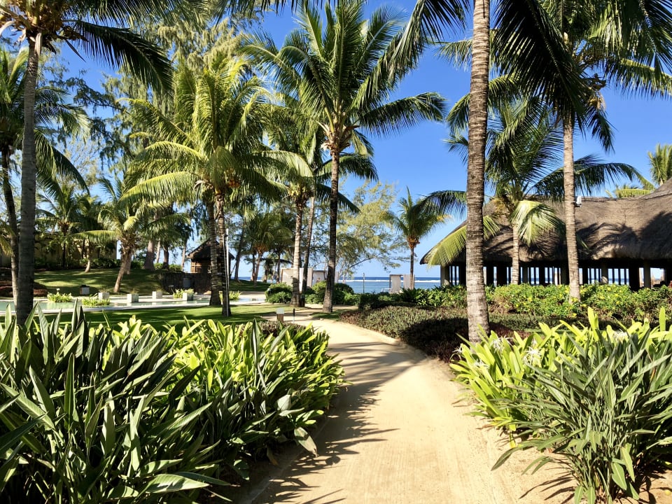 Gartenanlage Outrigger Mauritius Beach Resort