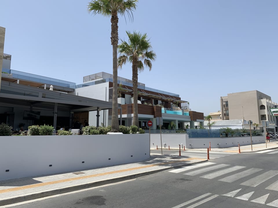 Außenansicht Ikones Seafront Luxury Suites