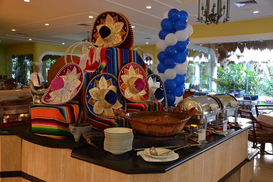 Büffet Grand Palladium Kantenah Resort & Spa