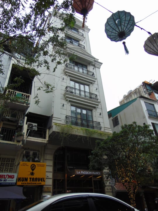 Außenansicht La Passion Hanoi Hotel & Spa