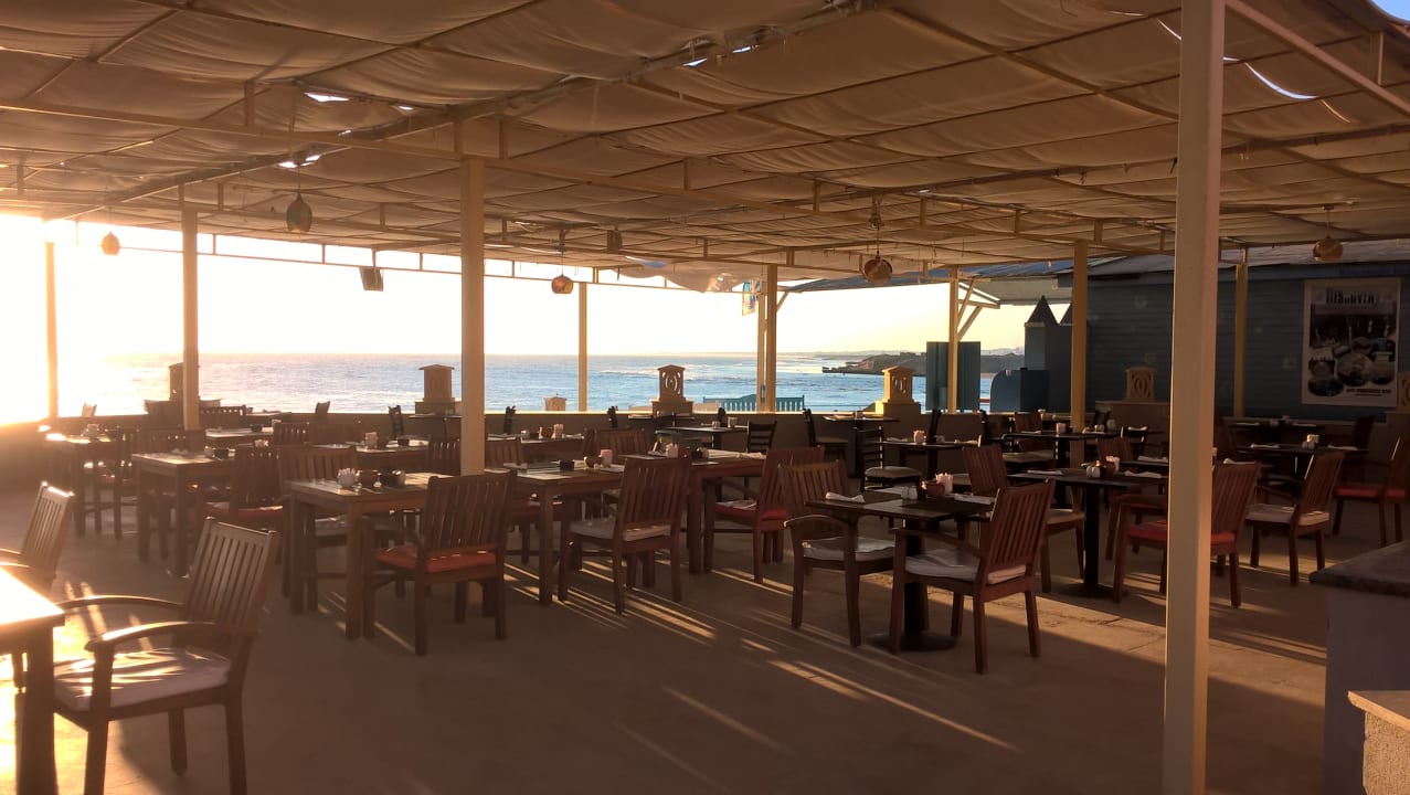 Gastro Rohanou Beach Resort